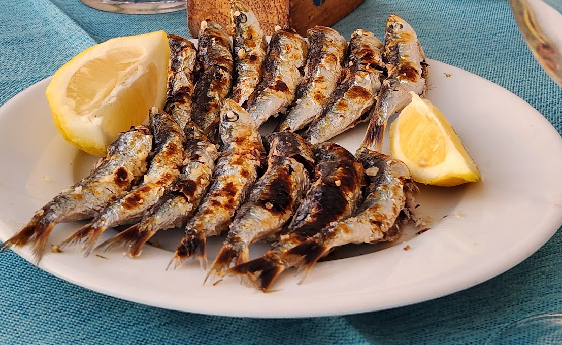photo of plate of fish